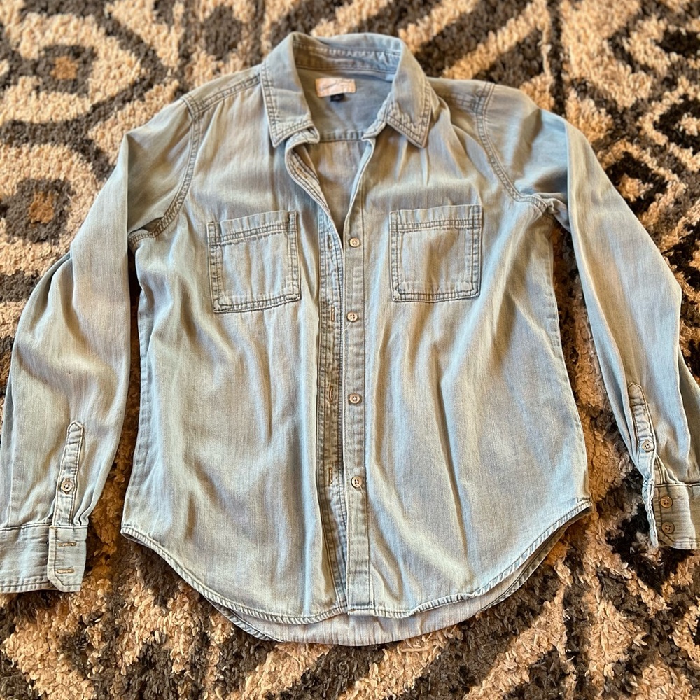 Universal thread goods co denim button up